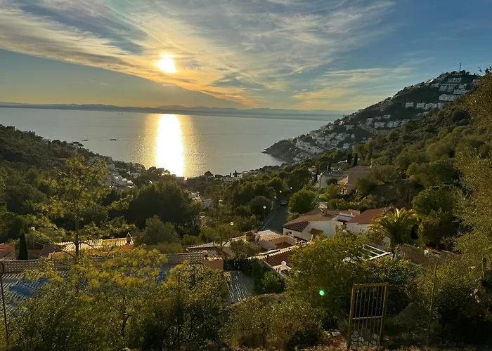 Villa avec piscine et magnifique vue mer